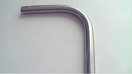 无缝钢管折弯压扁开裂的根源解析与防治策略